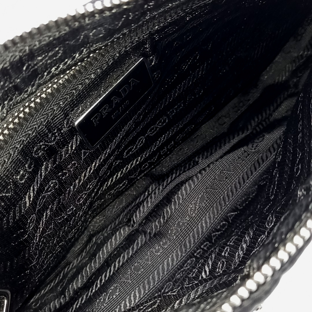 Prada Re-Nylon Tessuto Quilted Shoulder Bag (1BC237) (10559572)