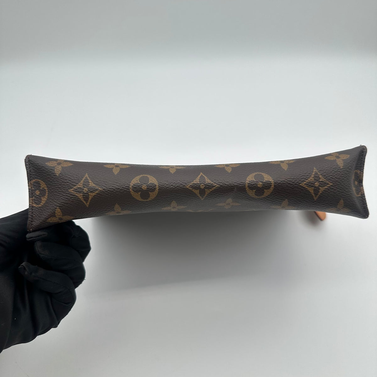 Louis Vuitton Toiletry Pouch 26 - base