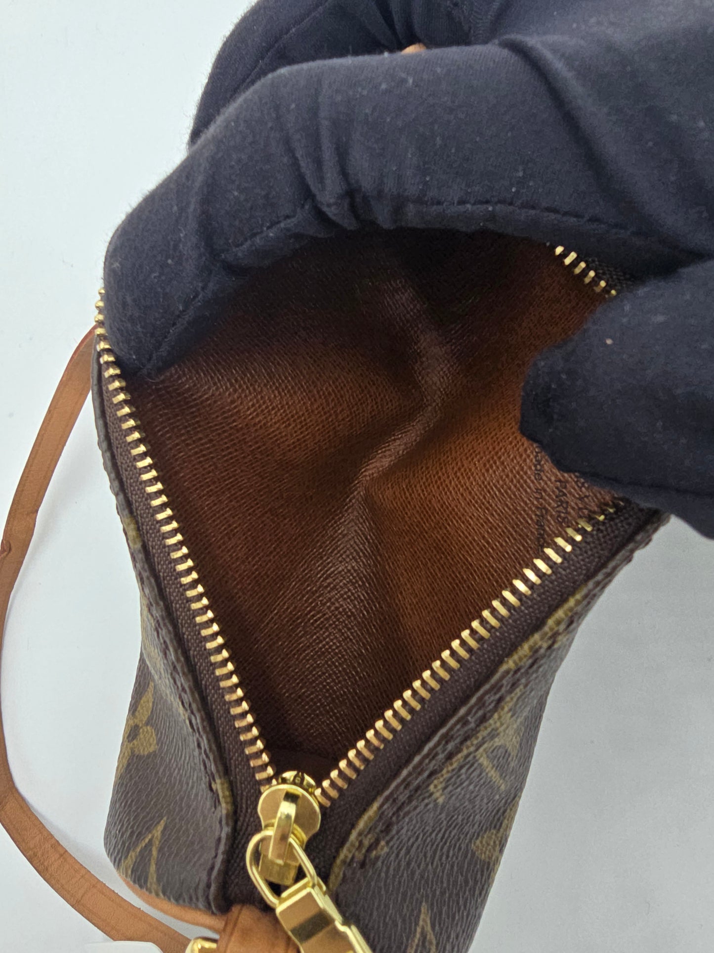 Pre-Owned Louis Vuitton Monogram Papillon Pouch AI767