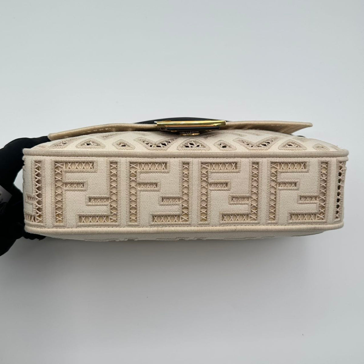 Fendi baguette, white (MM010)