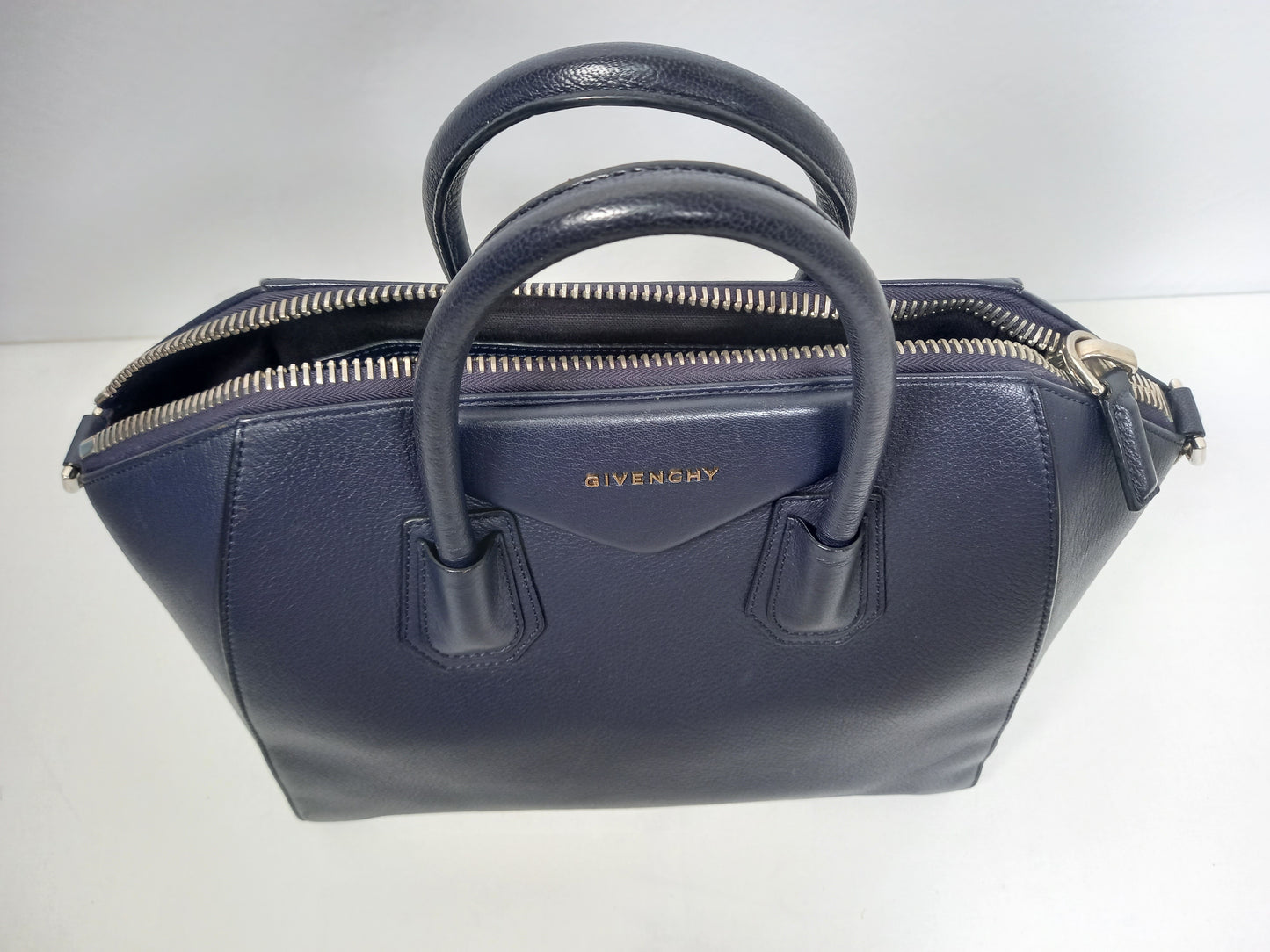 M0804P16 Givenchy Antigona Bag (JP)