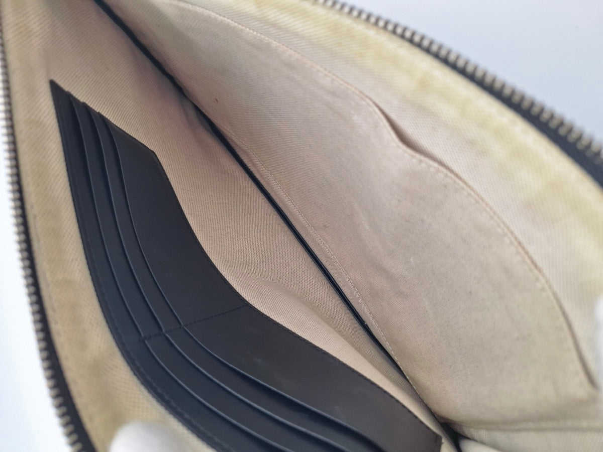 GUCCI GG EMBOSSED CLUTCH (625569) (US)
