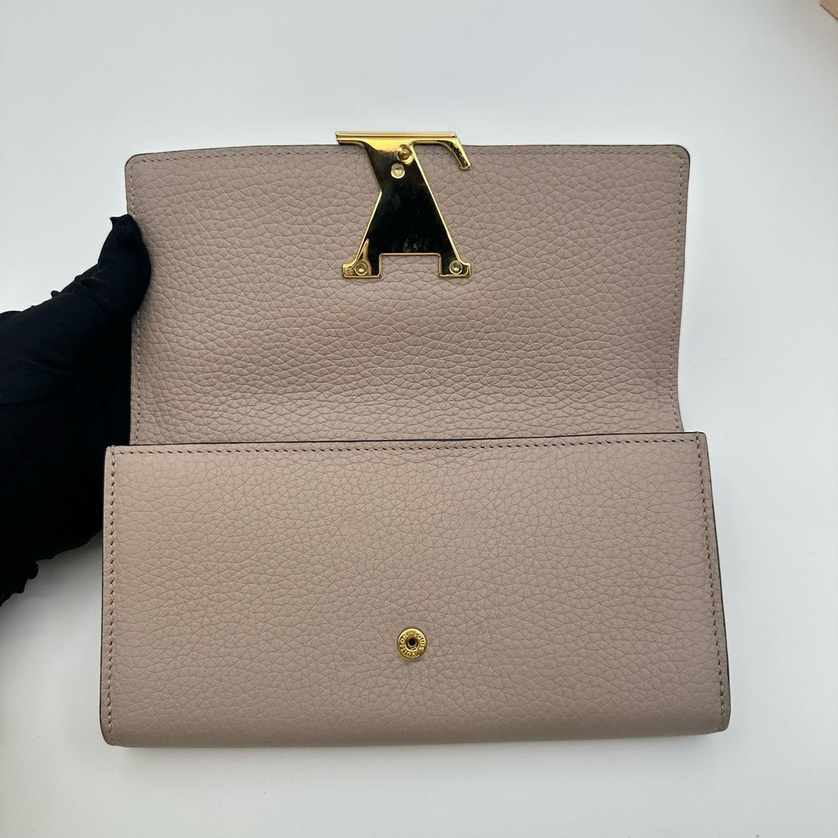 LV large logo wallet, milk tea color wallet (MM019)