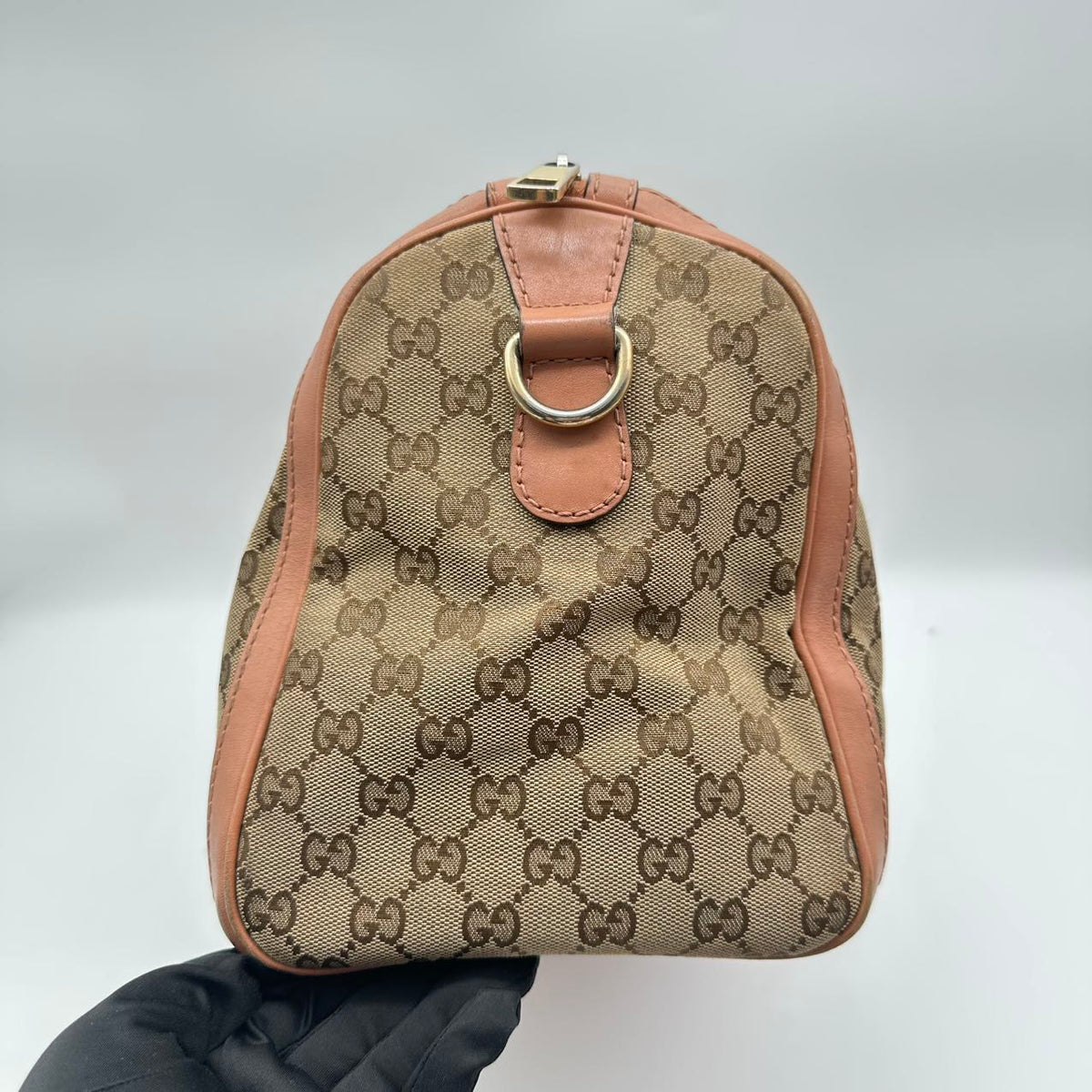 Gucci Boston has a shoulder strap (MM022)