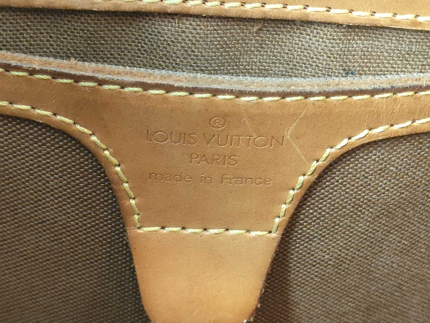 Louis Vuitton Monogram Ellipse MM EC-0240
