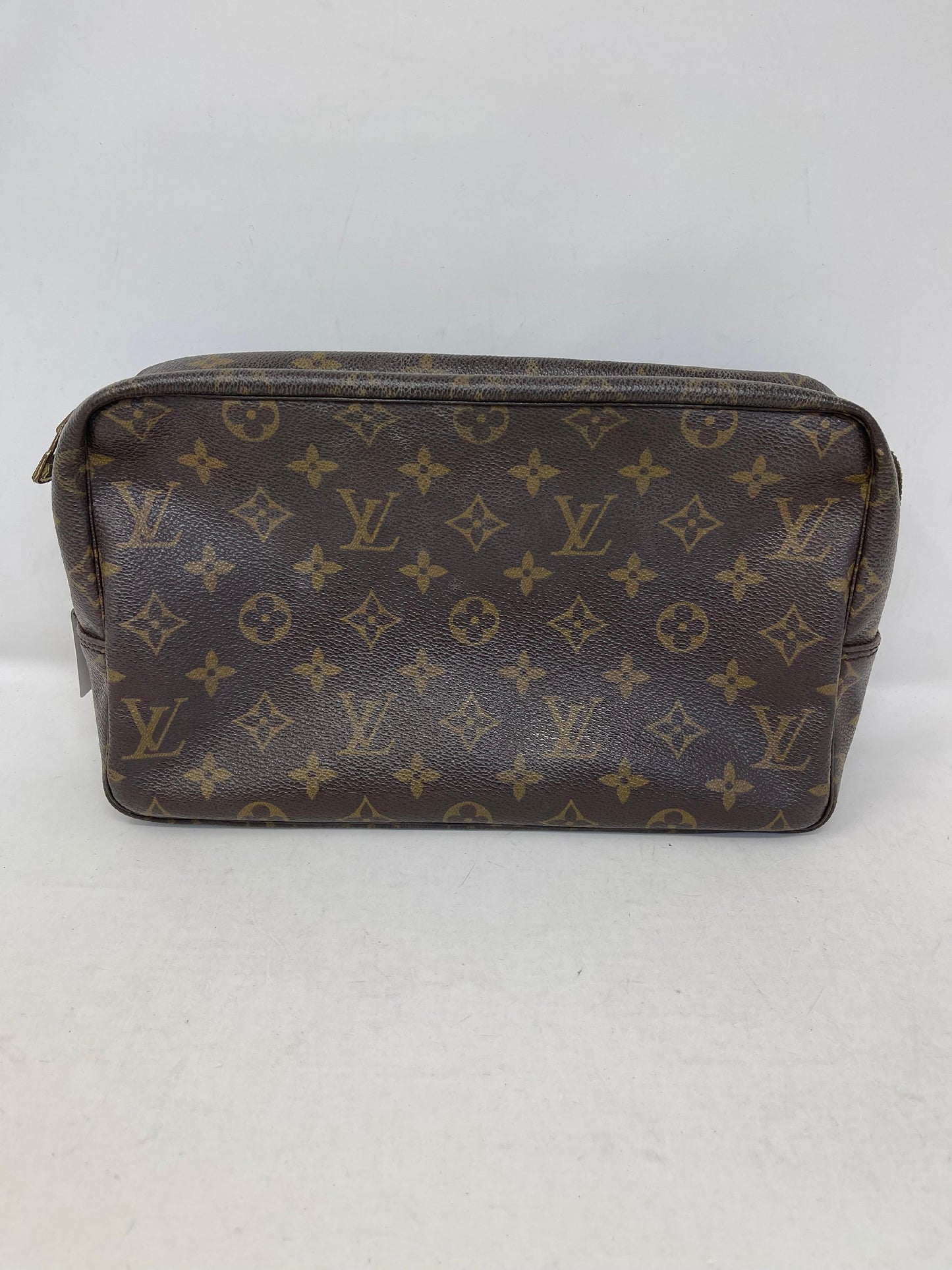 Louis Vuitton Trousse Toilette 28