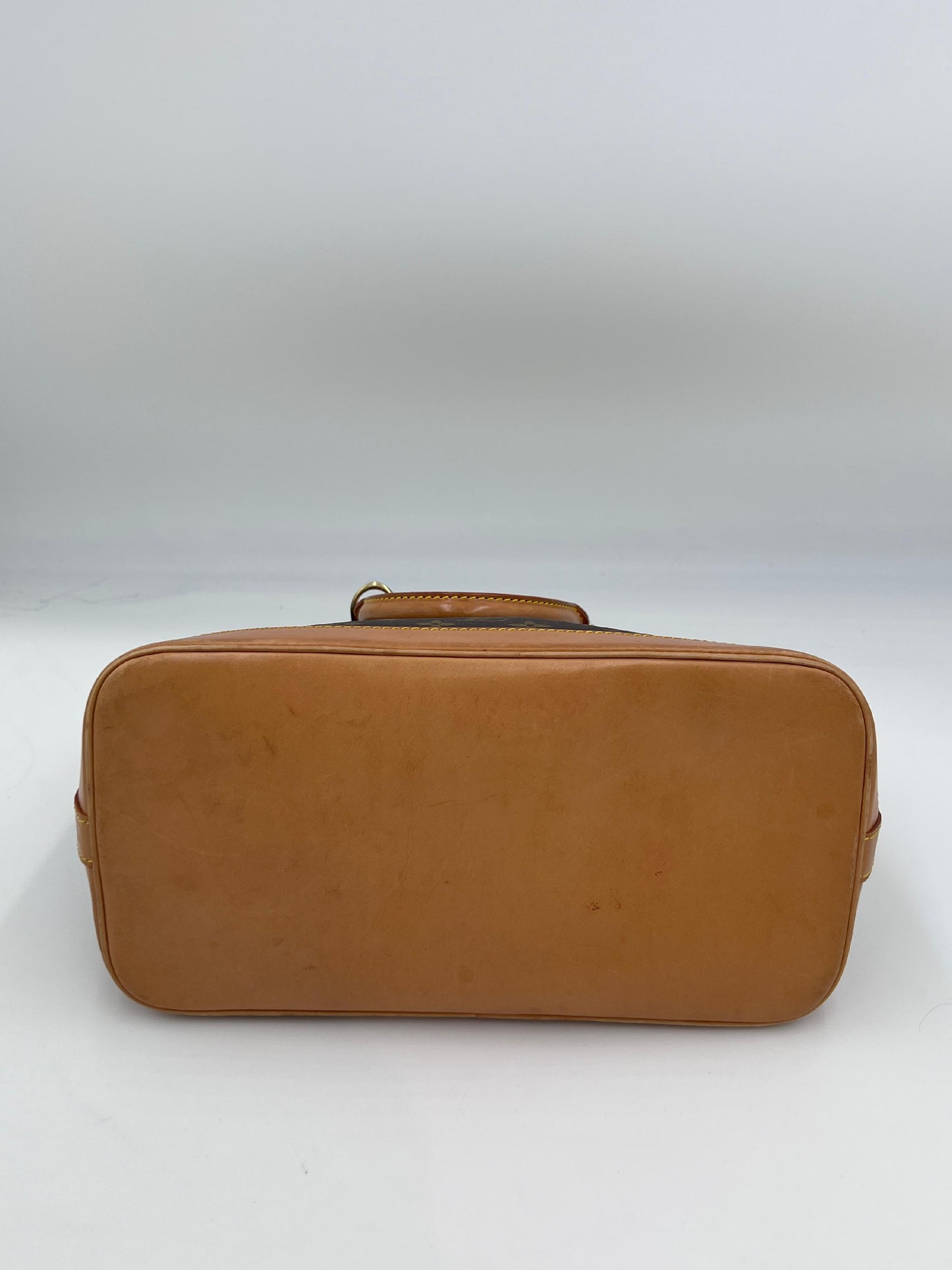 Louis Vuitton Alma (AH605)