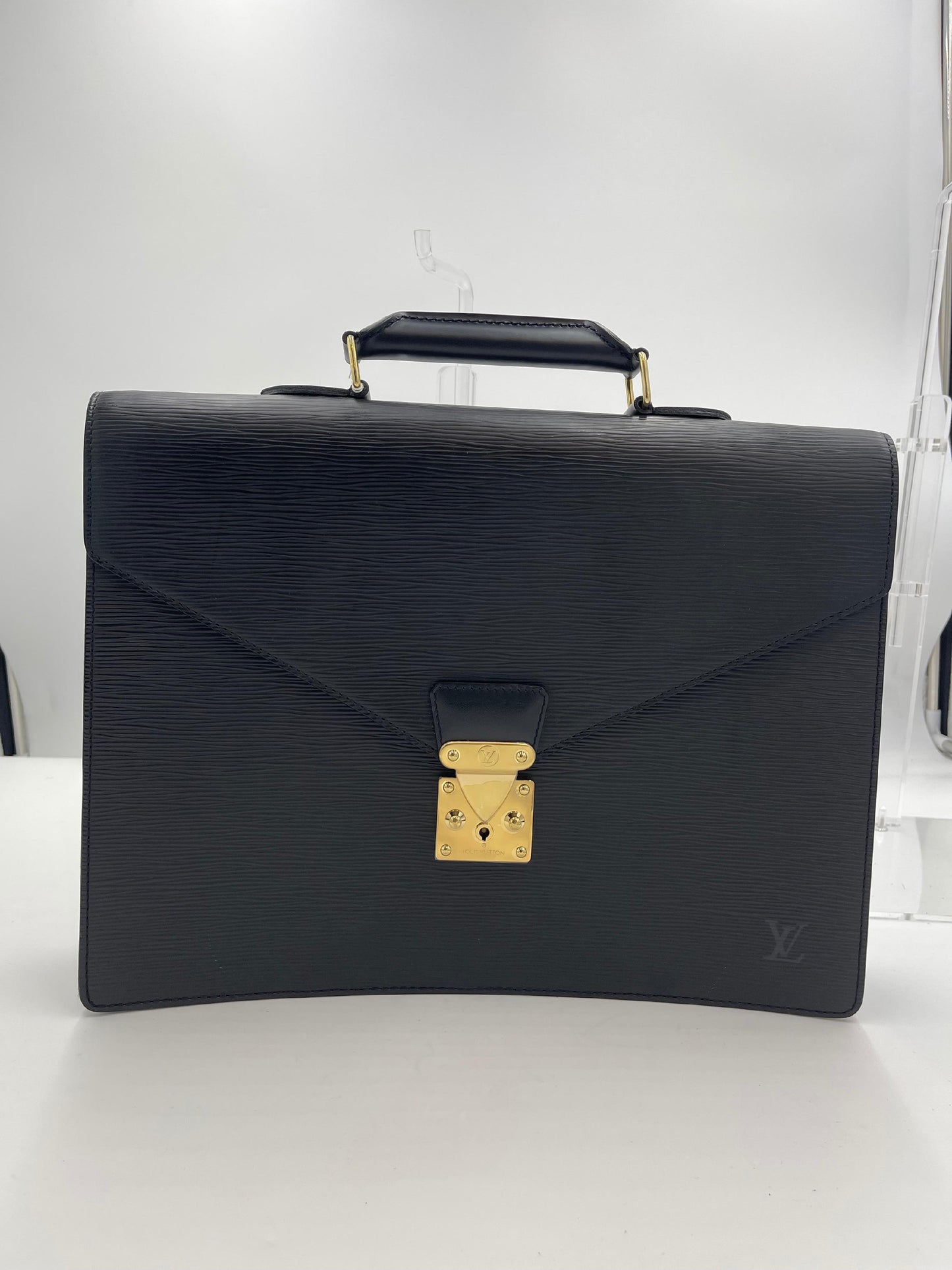 Louis Vuitton Serviette Ambassador Epi (AH724)