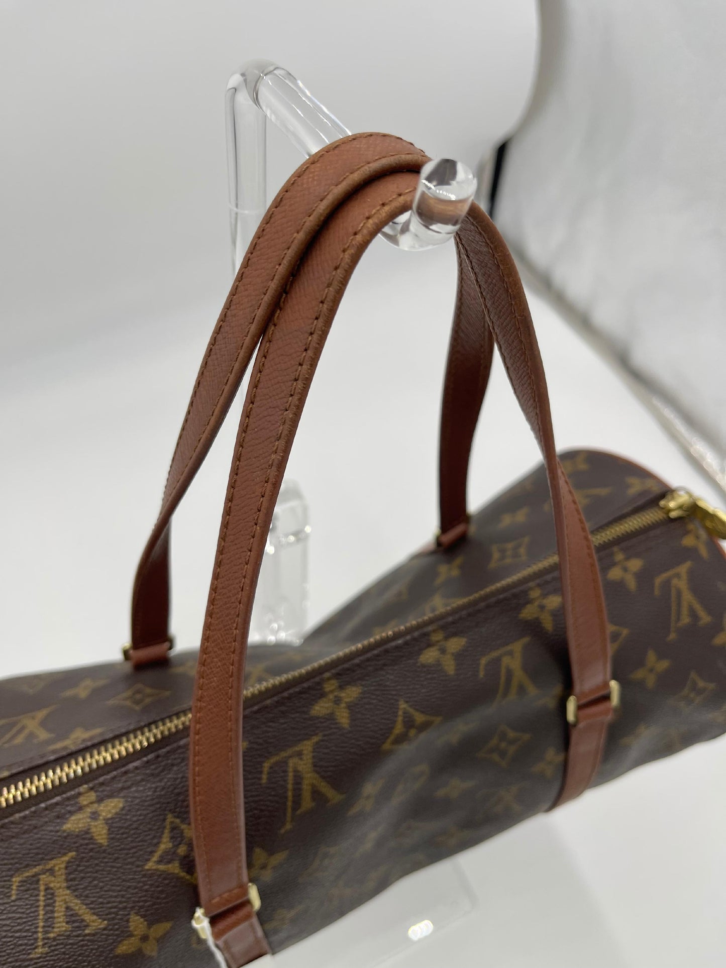 Louis Vuitton Papillon (AH766)