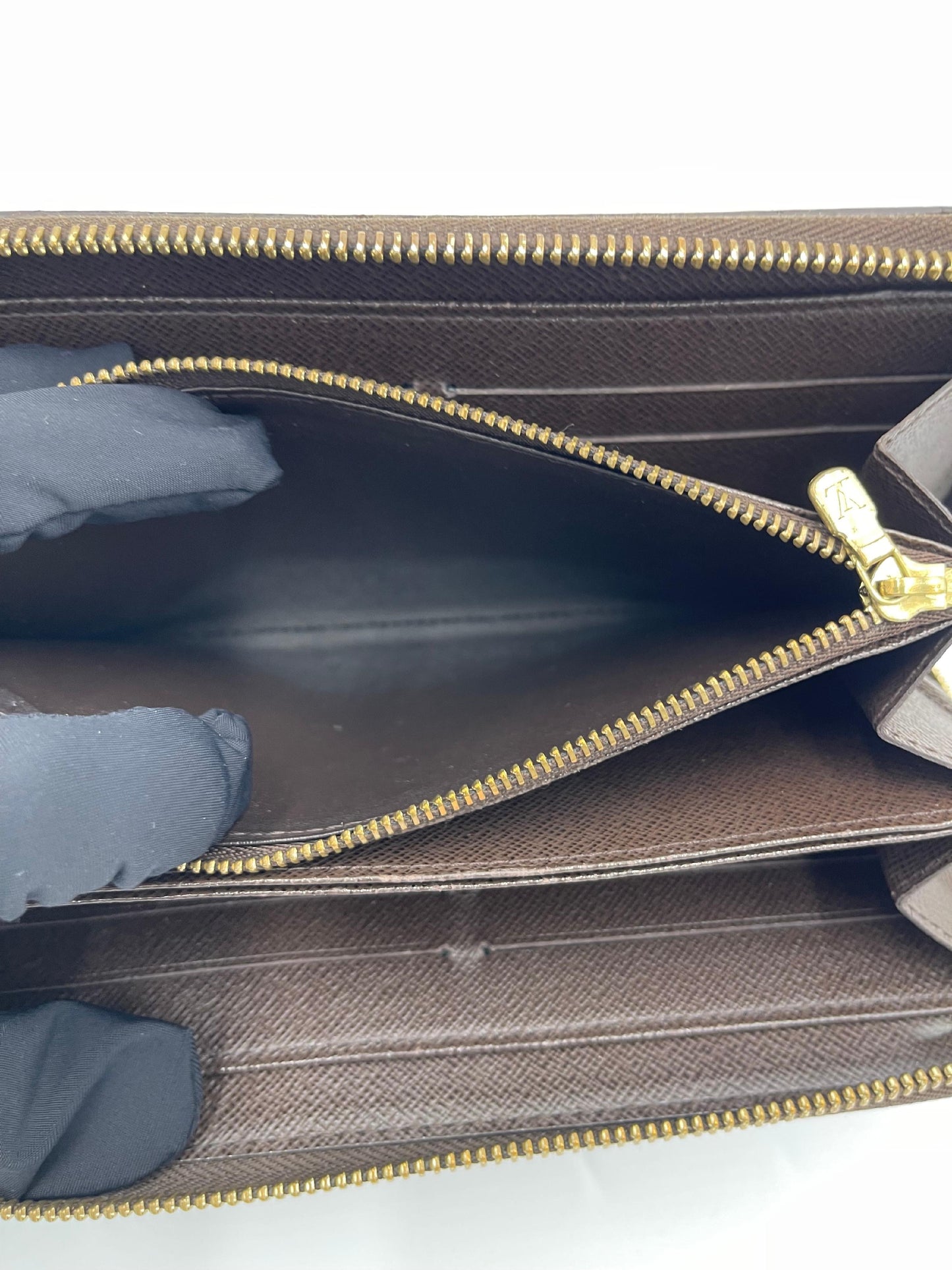 Louis Vuitton Zippy Wallet Damier