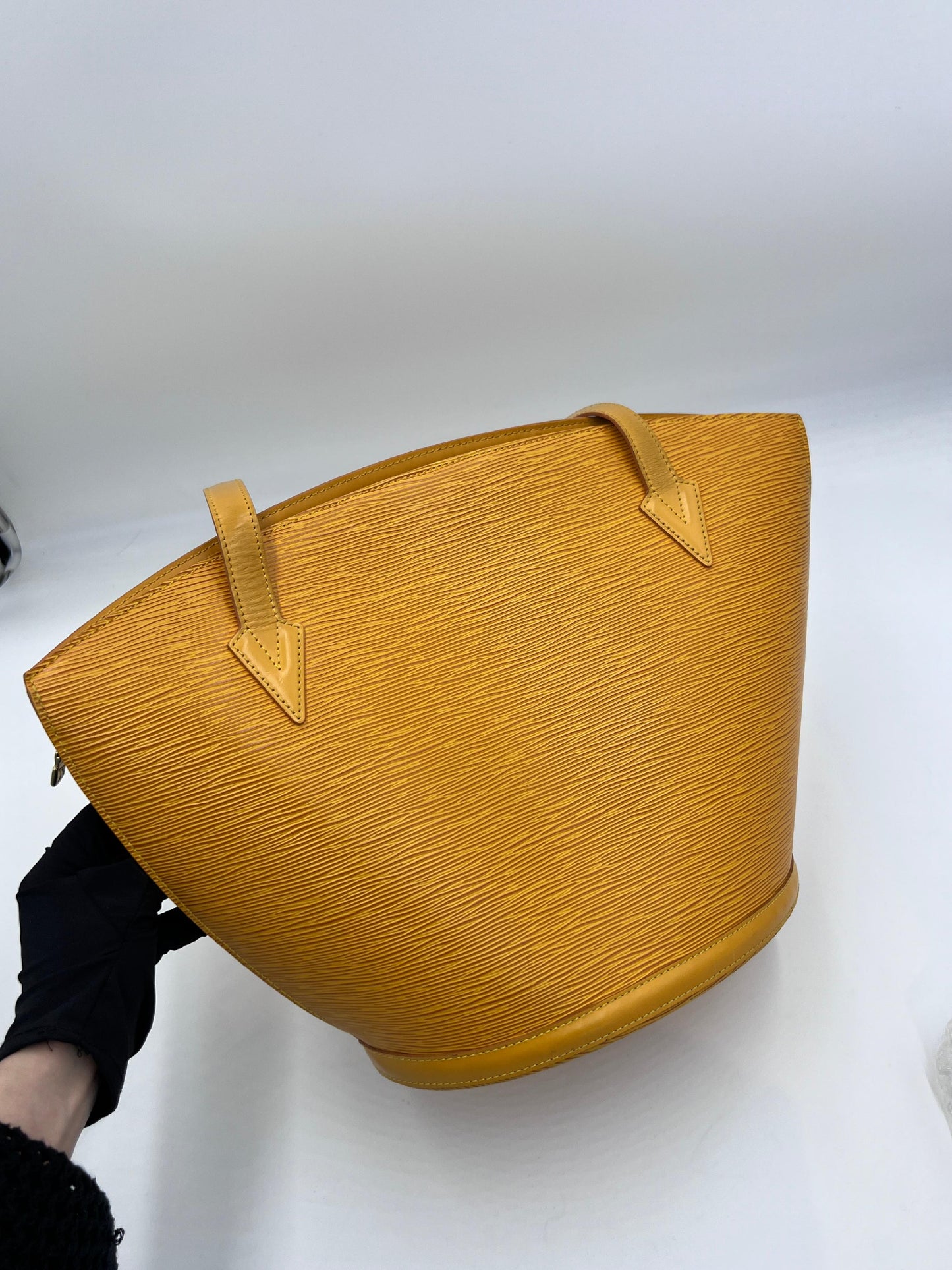 Louis Vuitton Saint Jacques Epi (AH831)