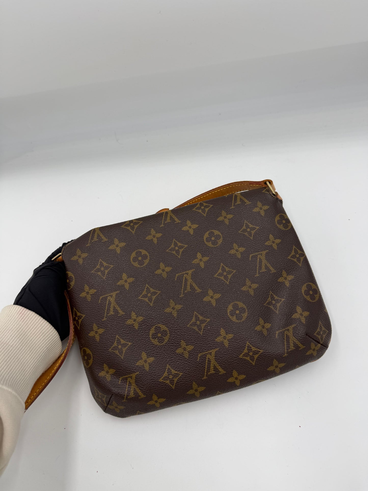 Pre-Owned Louis Vuitton Monogram Musette Tango AI737
