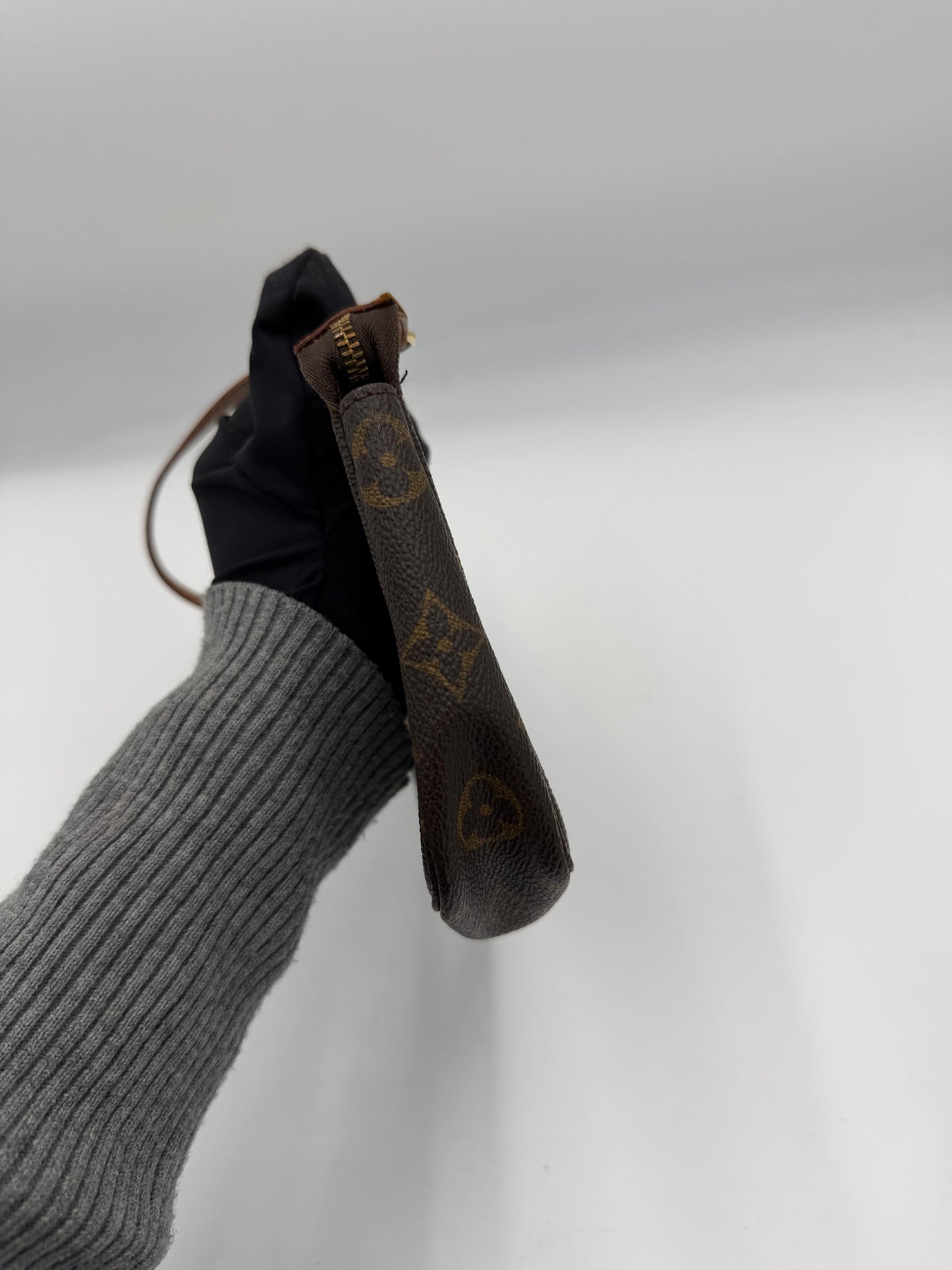 Pre-Owned Louis Vuitton Pochette Accessoires AI866