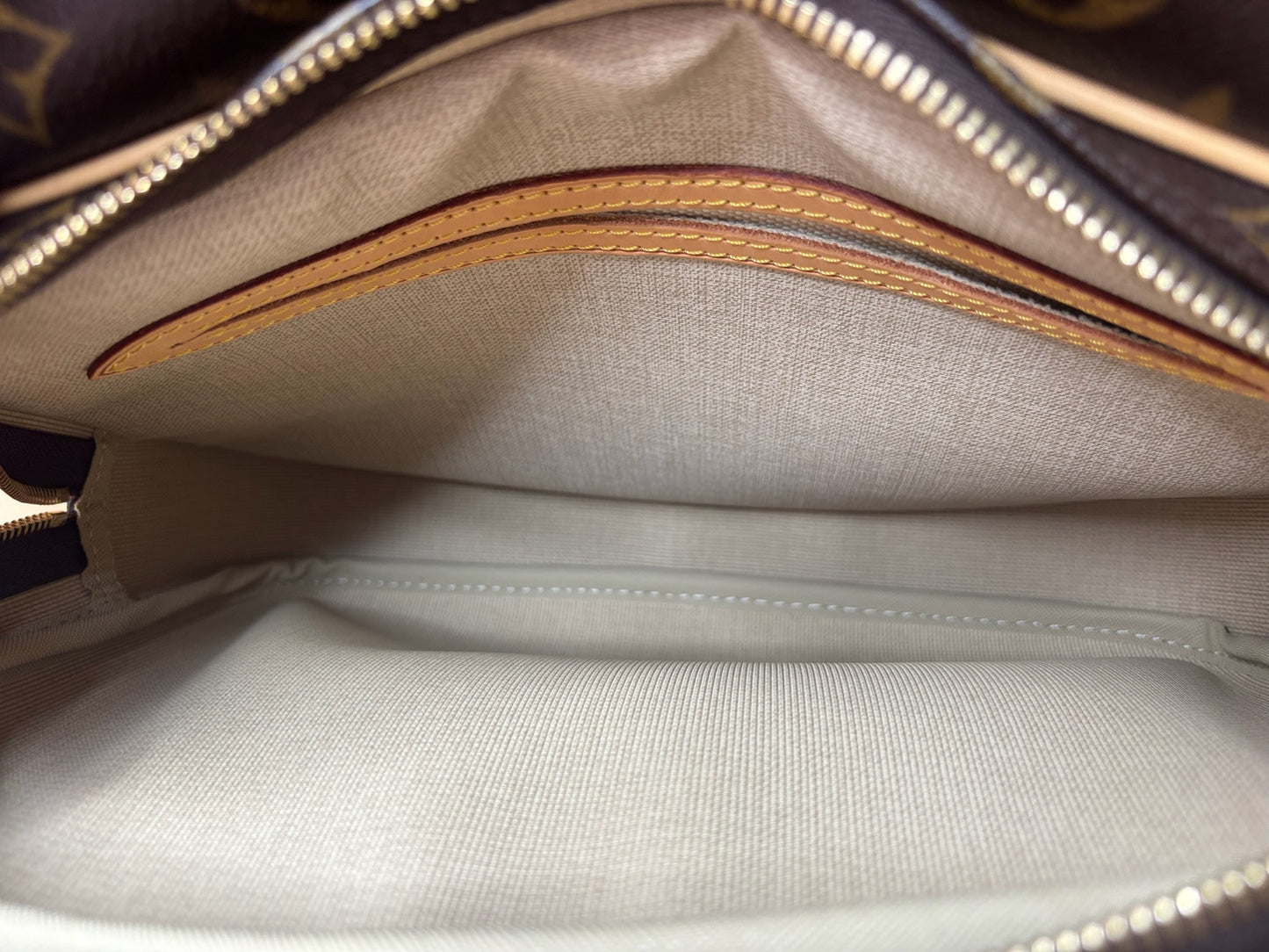 Louis Vuitton Reporter PM Bag