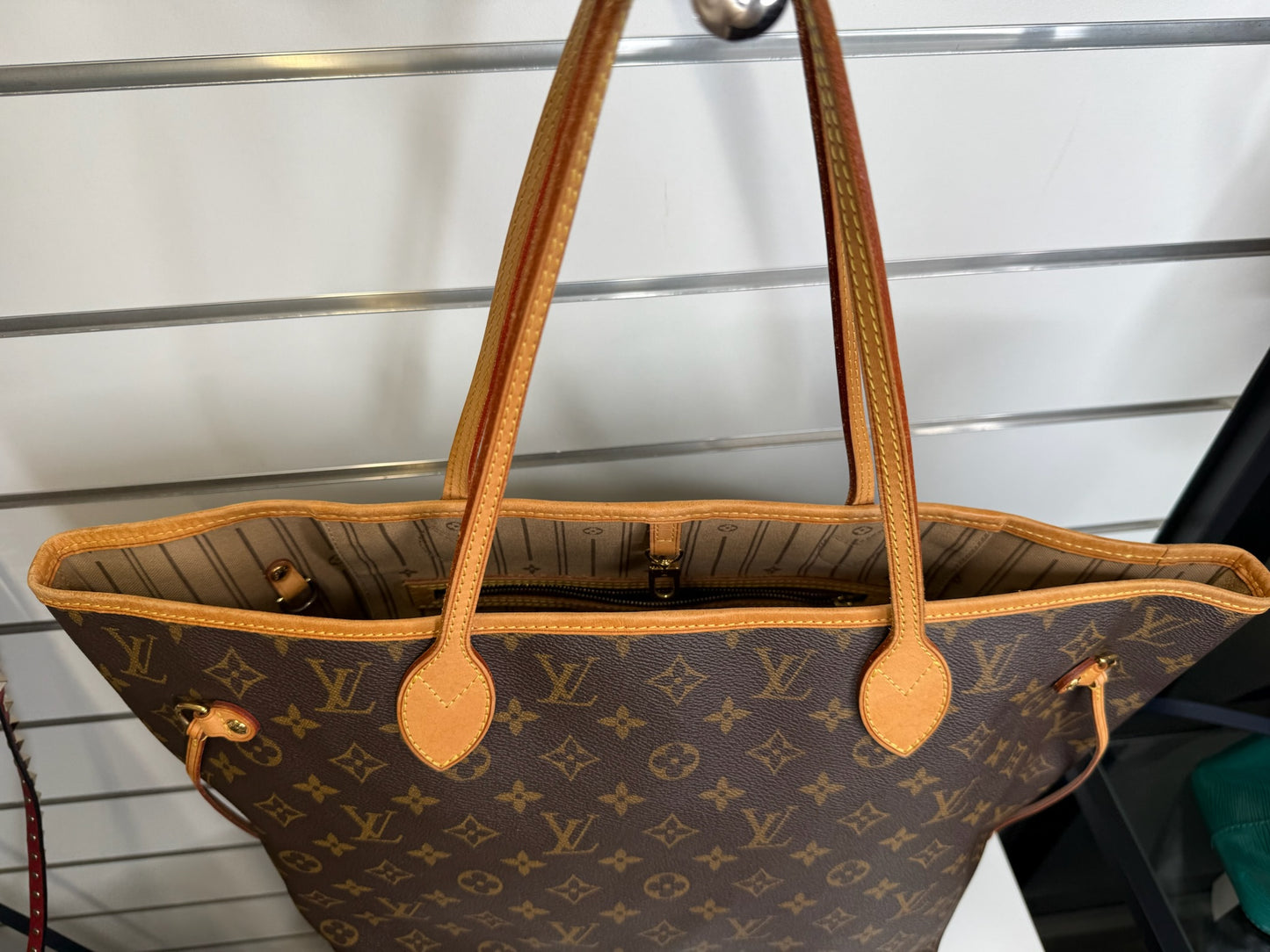 Louis Vuitton Neverfull MM Tote K89