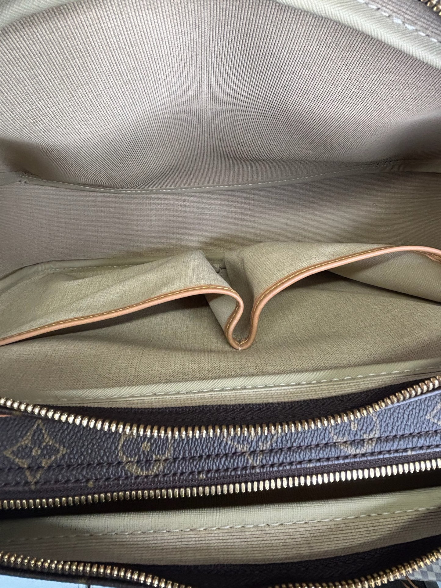 Louis Vuitton Monogram Reporter GM Bag (JP)