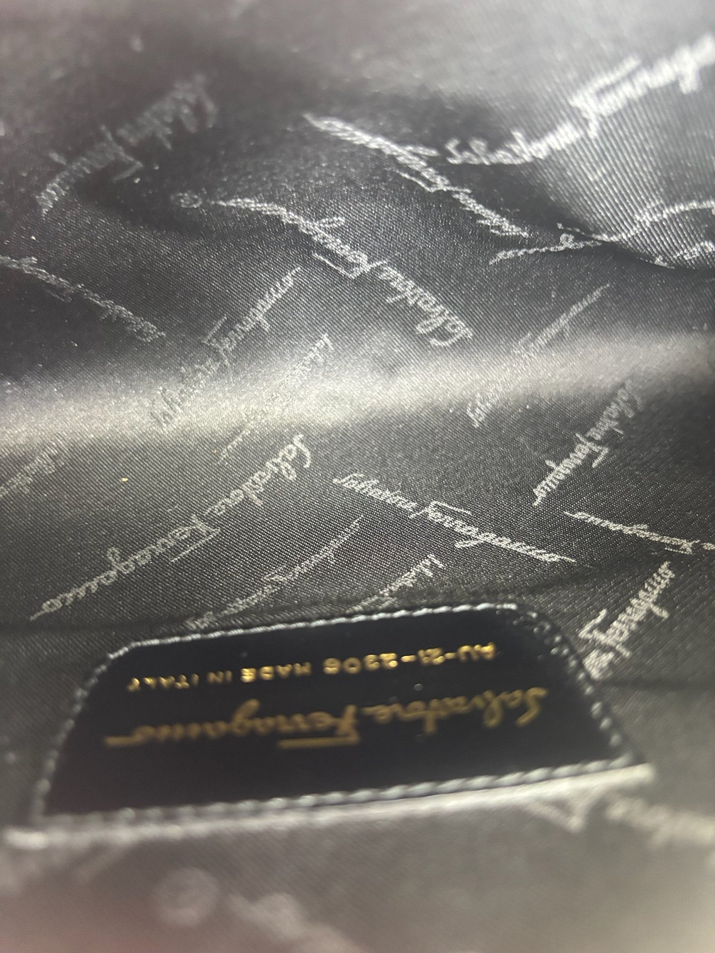 Salvatore Ferragamo Gancini Shoulder Bag (JP)