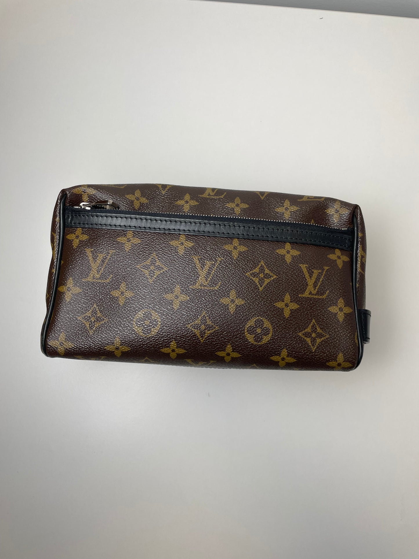 Pre-Owned Louis Vuitton Macassar Trousse Toilette AJ036