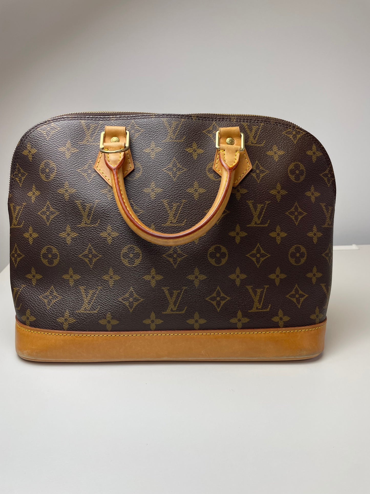 Pre-Owned Louis Vuitton Monogram Alma PM AJ050