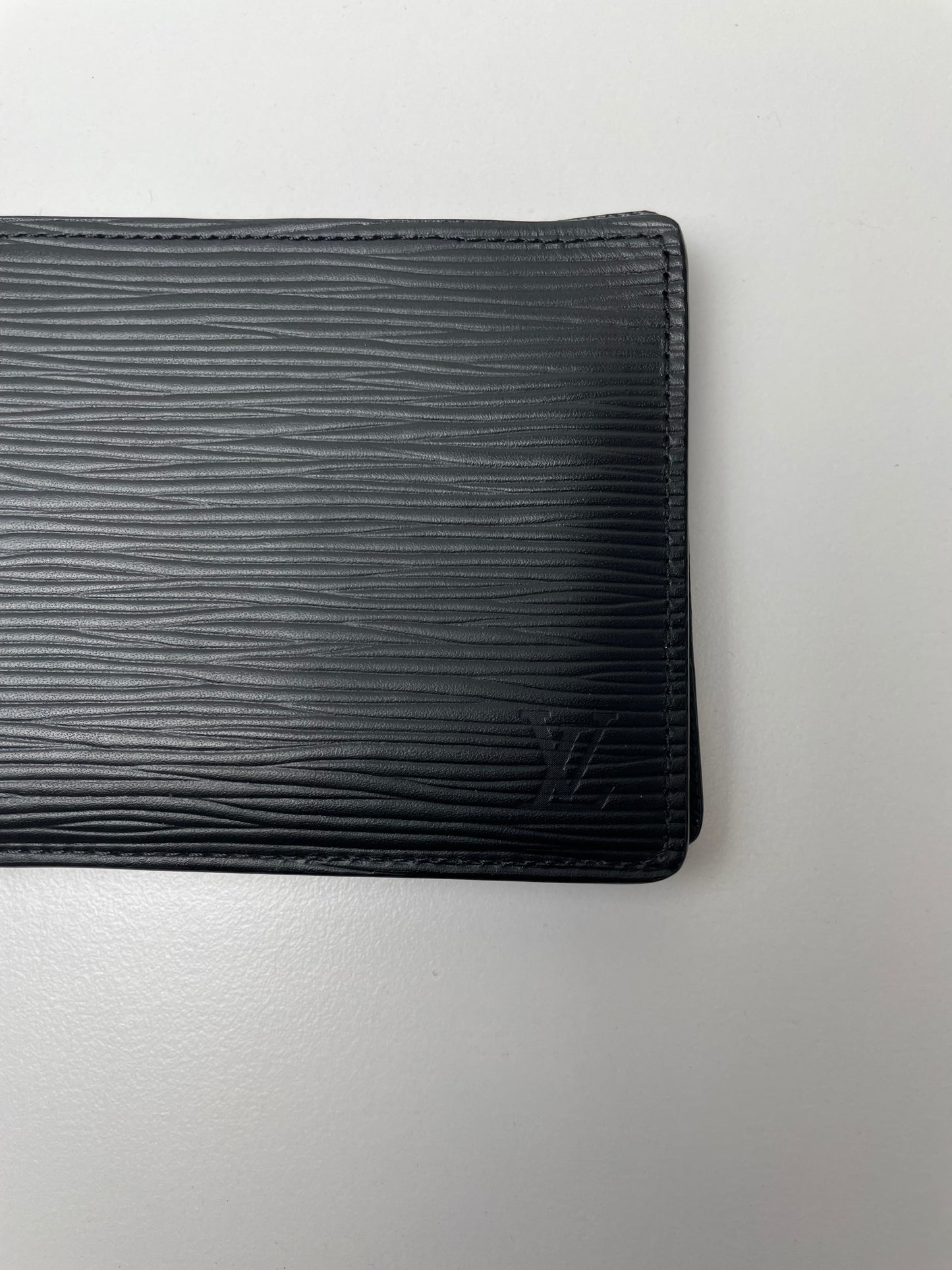 Pre-Owned Louis Vuitton Bifold Wallet Epi AJ143
