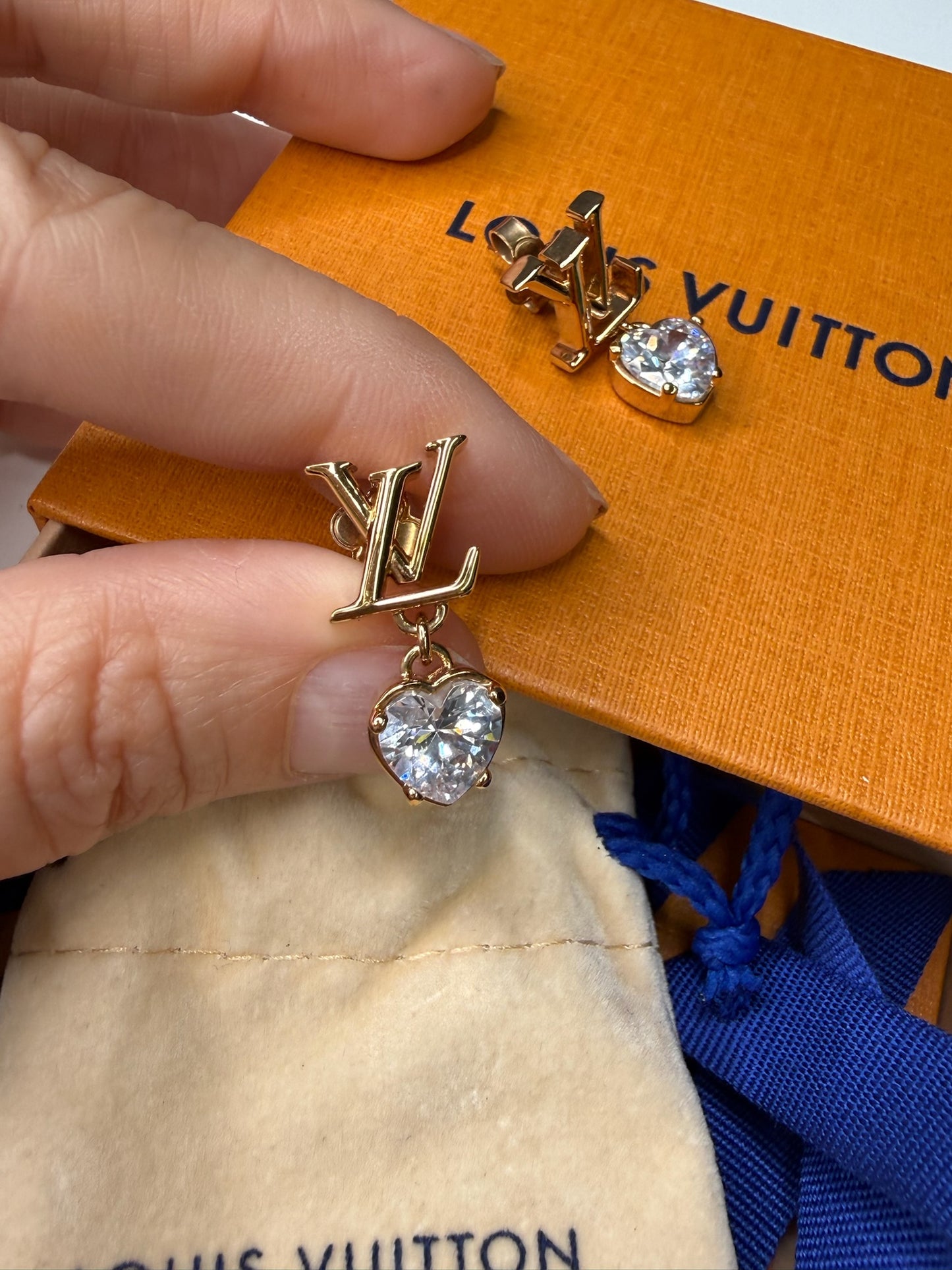 Louis Vuitton LV Iconic Heart Earrings (JP)