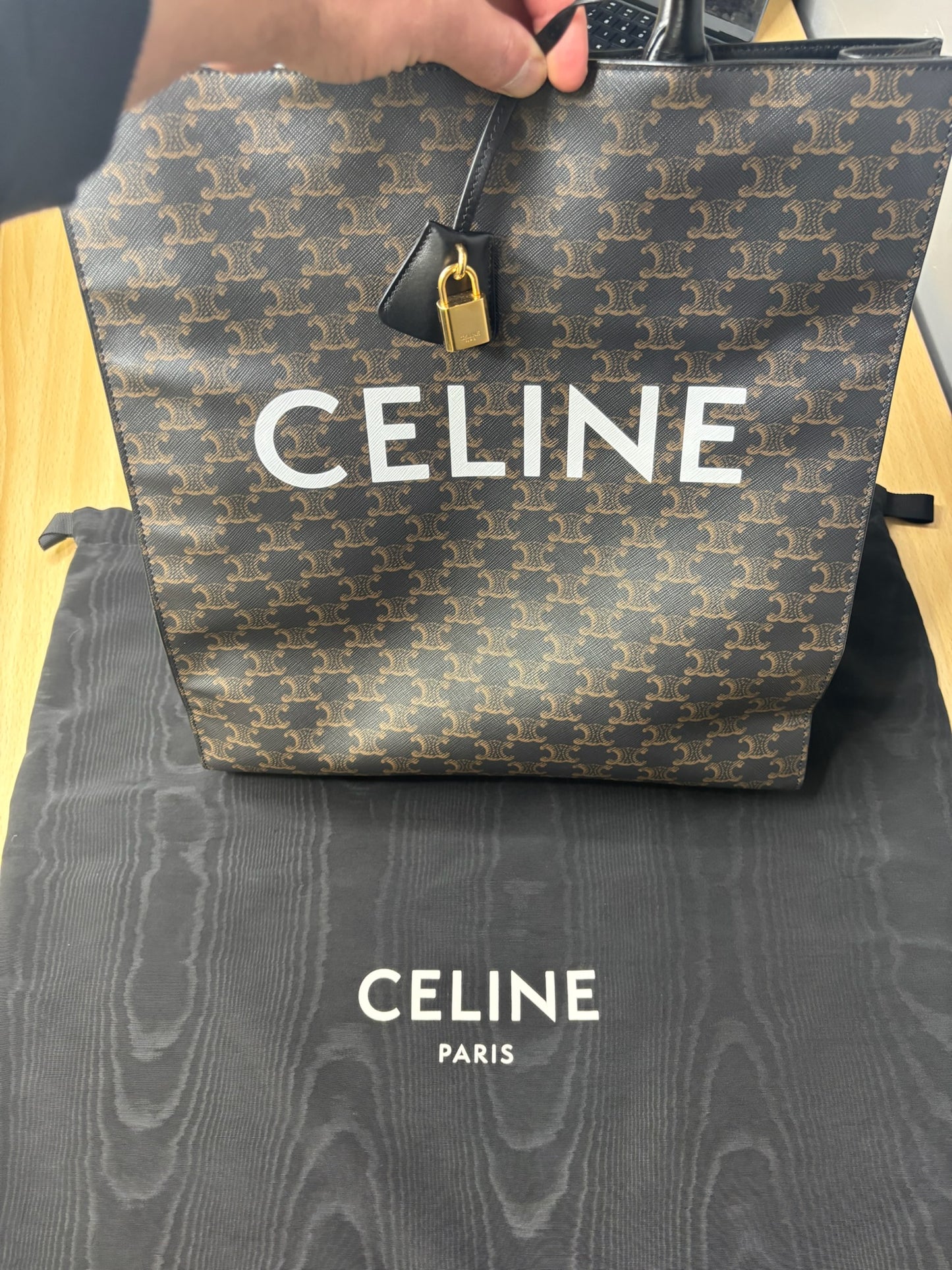 Celine Cabas Vertical Tote K41