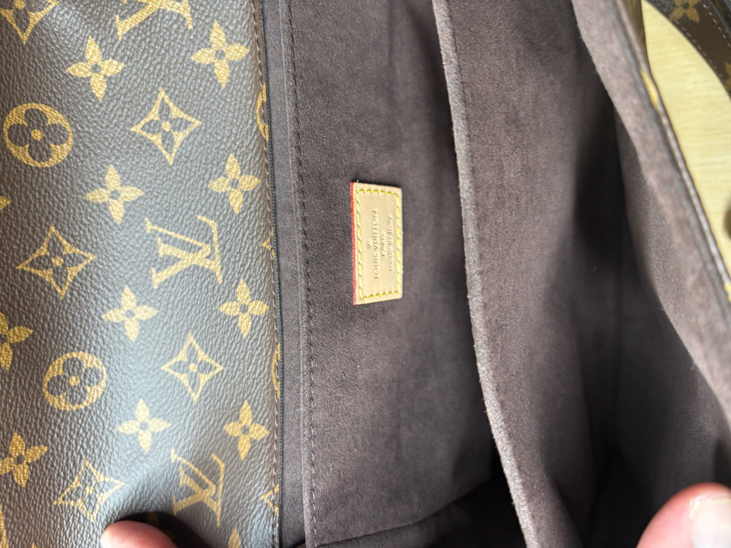Louis Vuitton Pochette Métis Monogram K63