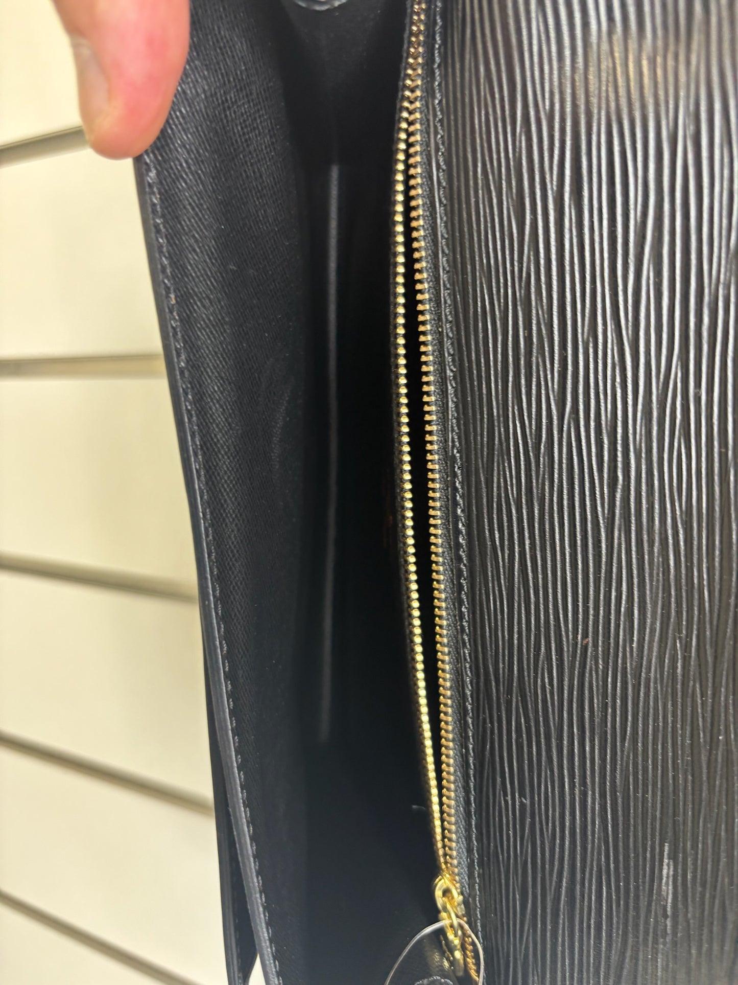 Louis Vuitton Pochette Sellier Dragonne Epi Clutch Noir K71