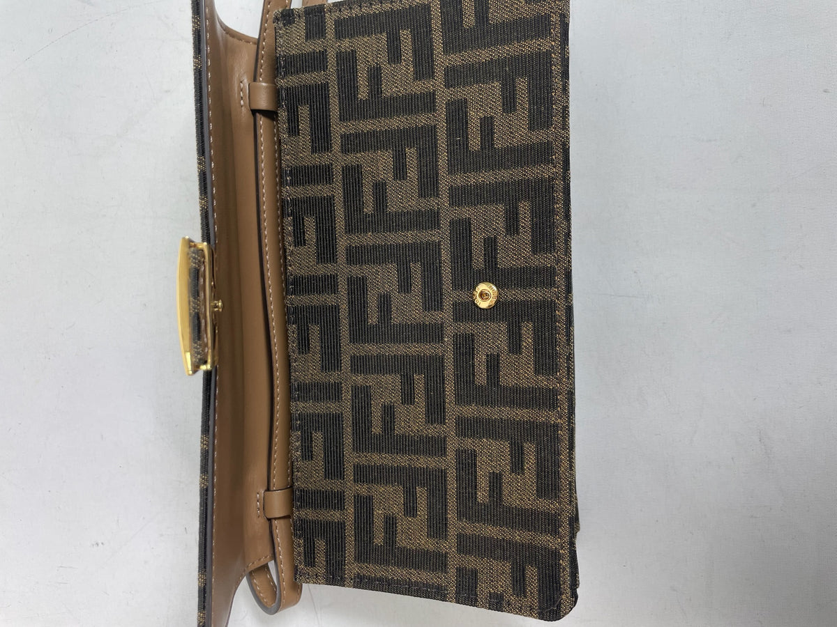 M0707-60 Fendi Baguette Continental Wallet with Strap