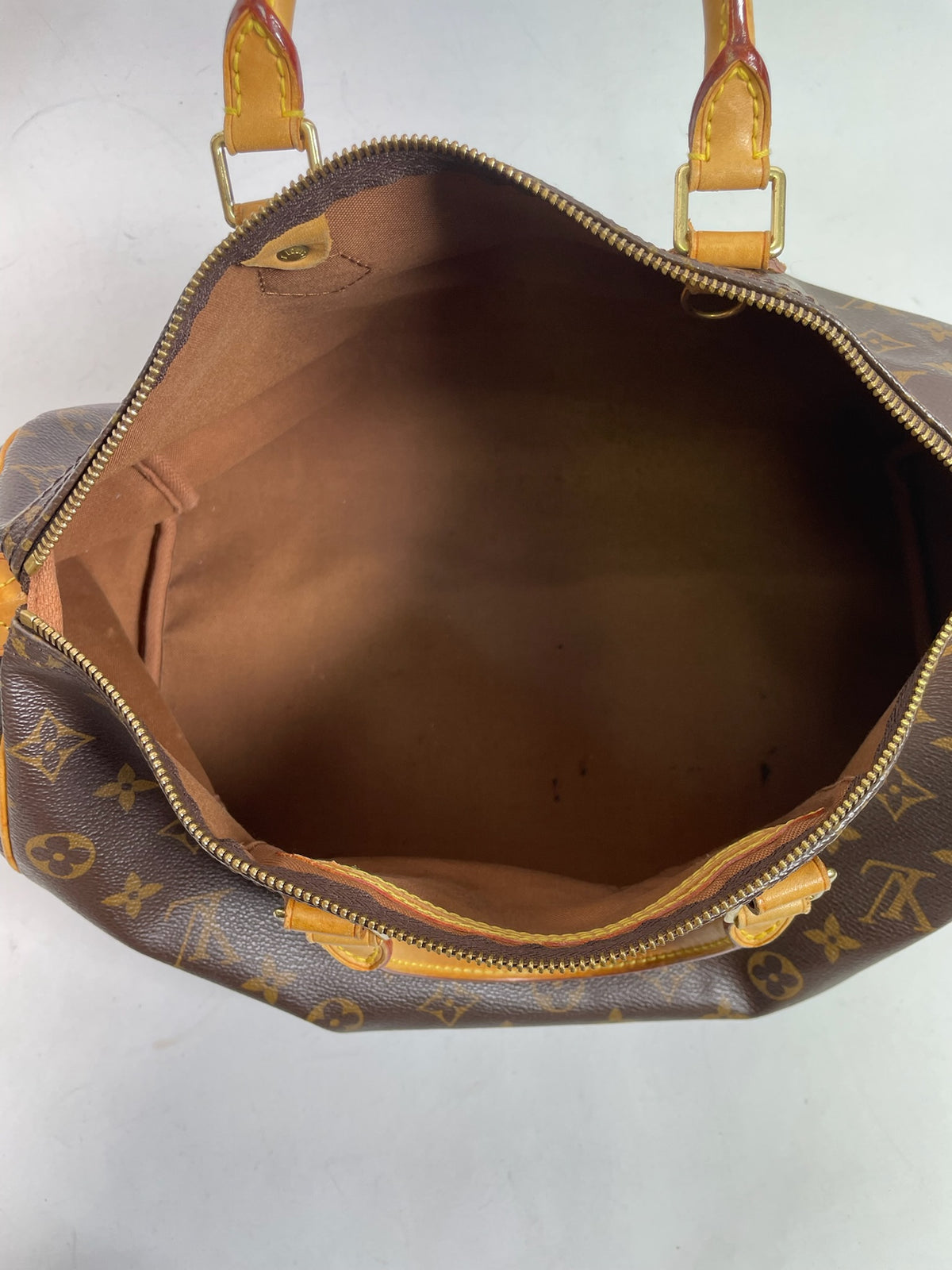 M0707-73 Louis Vuitton Speedy 35 Handbag in Monogram Canvas AA2087