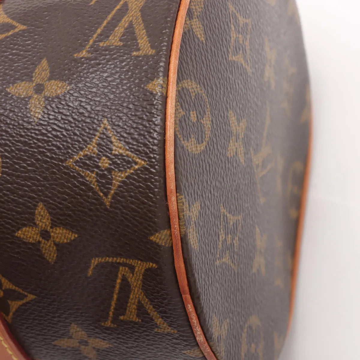 Pre-Owned Louis Vuitton Monogram Papillon 26 MA06-16