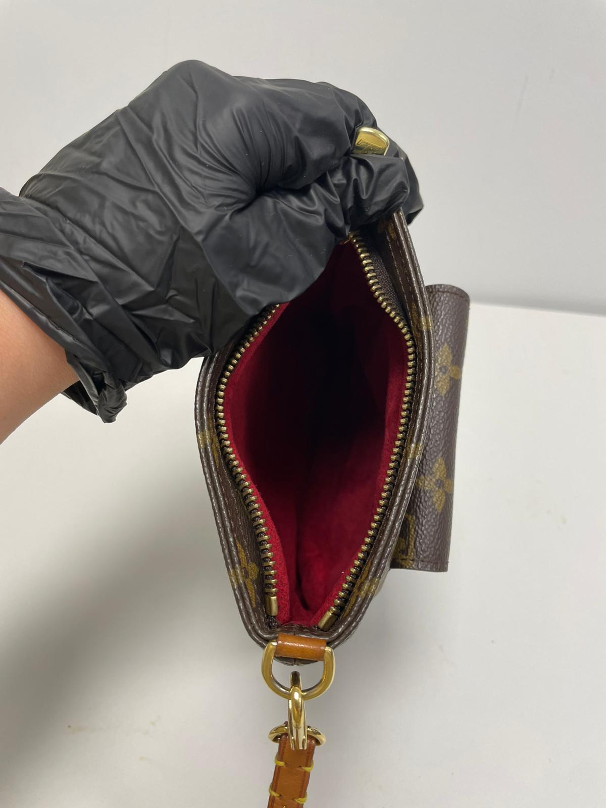 Louis Vuitton Monogram Partition Pouch 168992