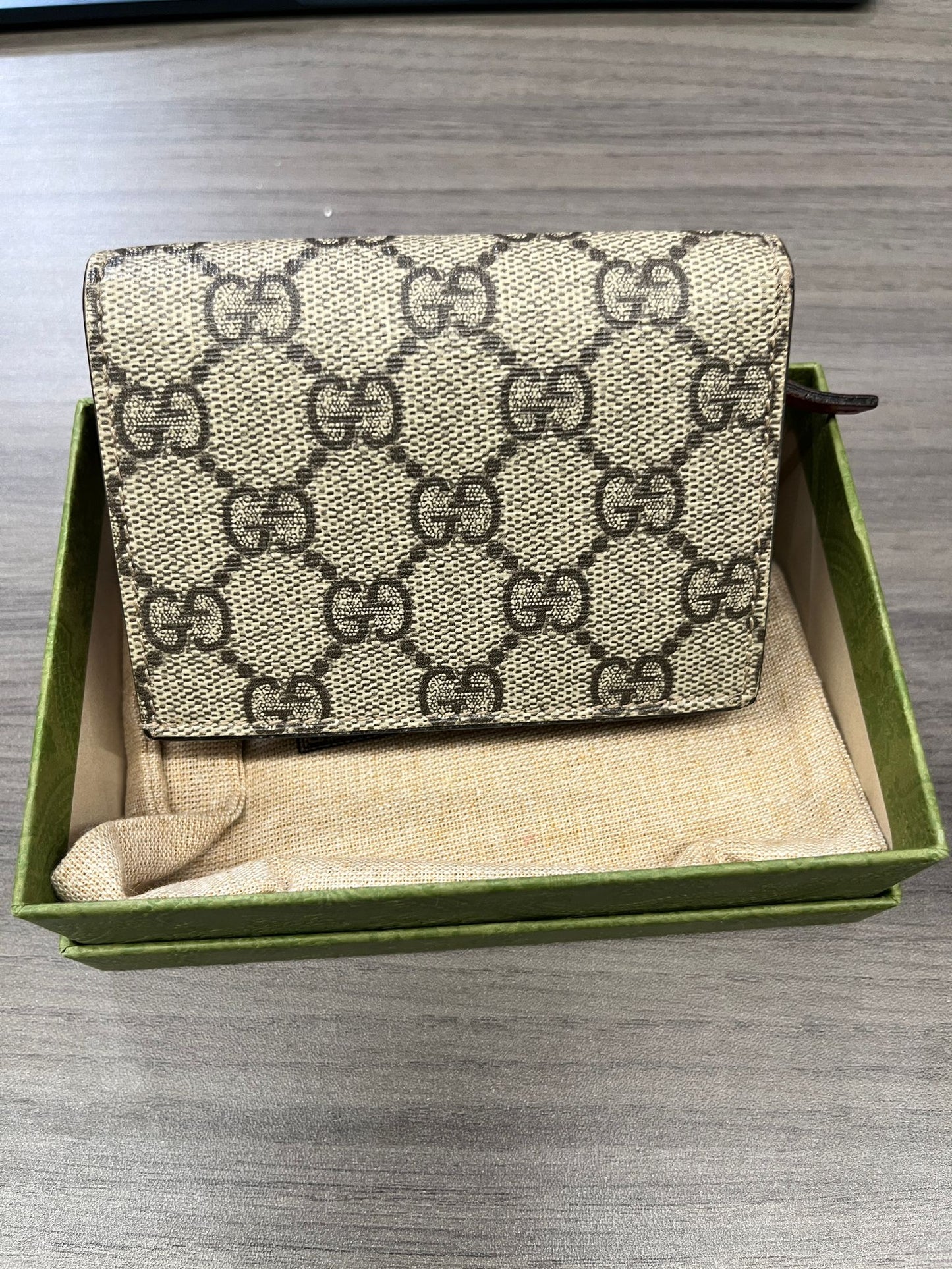 Gucci Bi-fold Wallet GG Supreme Cherry Wallet