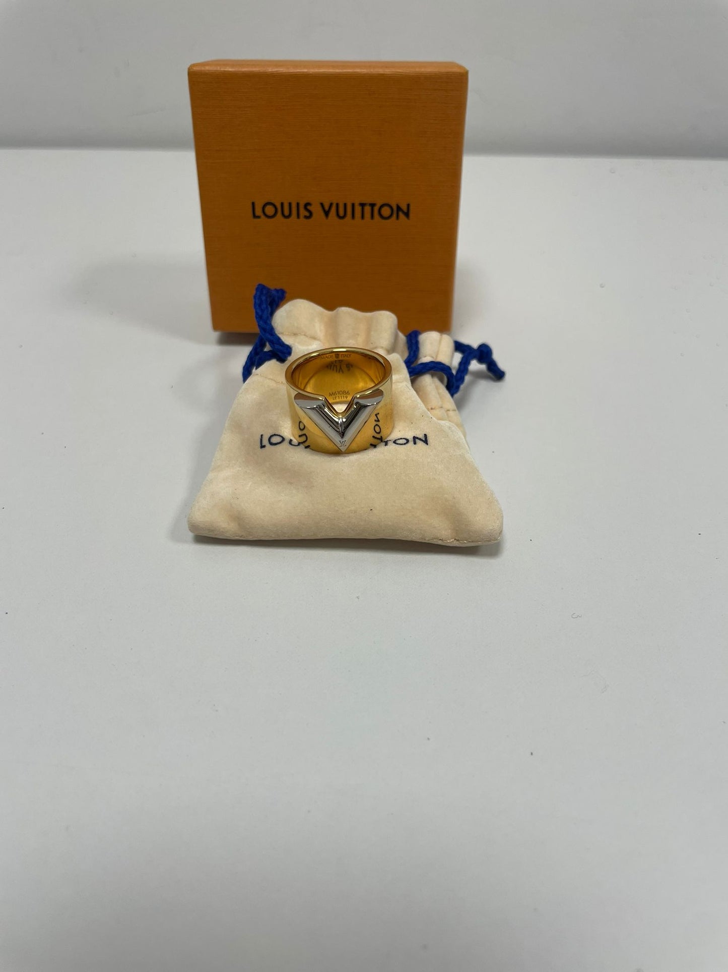 Louis Vuitton Essential V ring (JPD04-19)