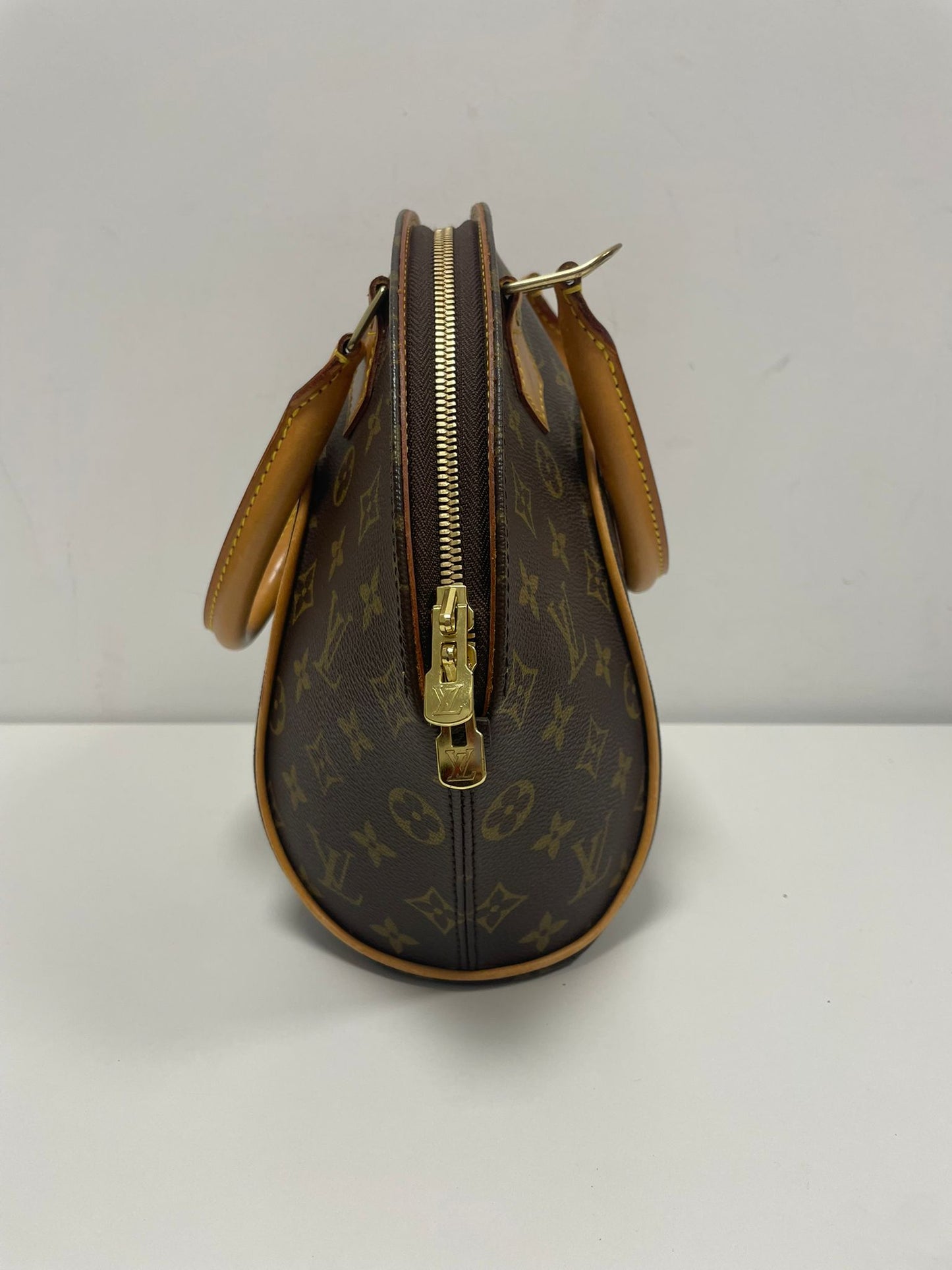 Louis Vuitton Ellipse PM Monogram Canvas handbag (JPD04-28)