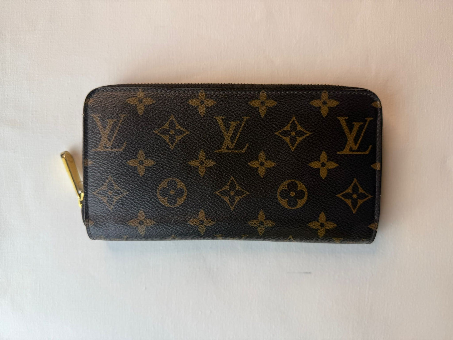 Louis Vuitton Zippy Wallet (AH662)