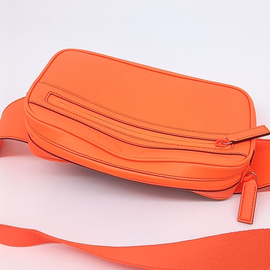 GUCCI GG RUBBER EFFECT BELT BAG (771422) (JP)