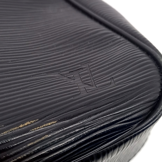 LOUIS VUITTON EPI PASSI (JP)
