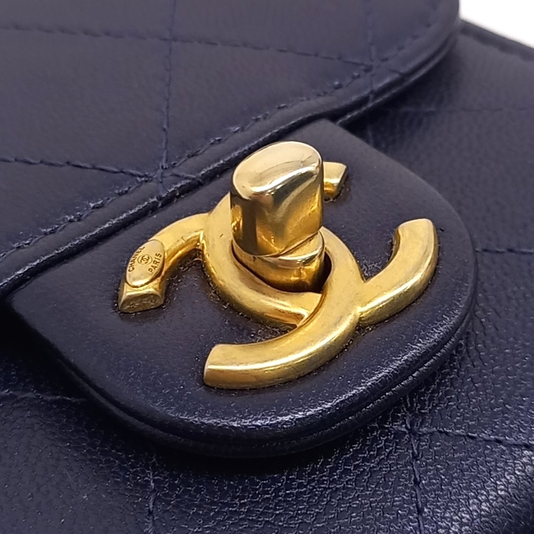 CHANEL PEARL CHAIN MINI CROSSBODY BAG (JP)