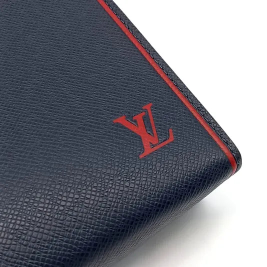 LOUIS VUITTON TAIGA POCHETTE VOYAGE MM M63394 (JP)