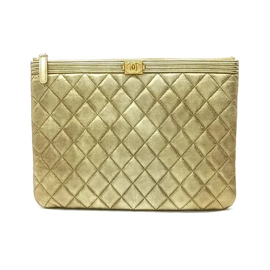 CHANEL BOY CLUTCH NEW MEDIUM A80571 (JP)