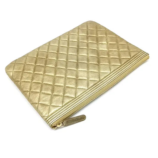 CHANEL BOY CLUTCH NEW MEDIUM A80571 (JP)