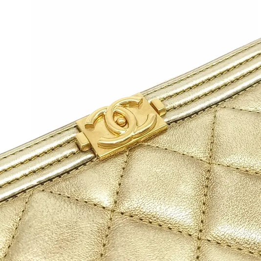 CHANEL BOY CLUTCH NEW MEDIUM A80571 (JP)