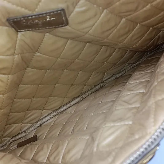 CHANEL BOY CLUTCH NEW MEDIUM A80571 (JP)