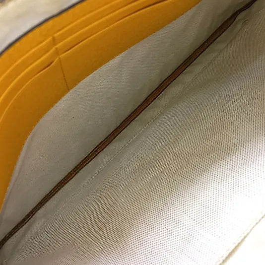 GUCCI GG SUPREME CLUTCH (473956) (JP)