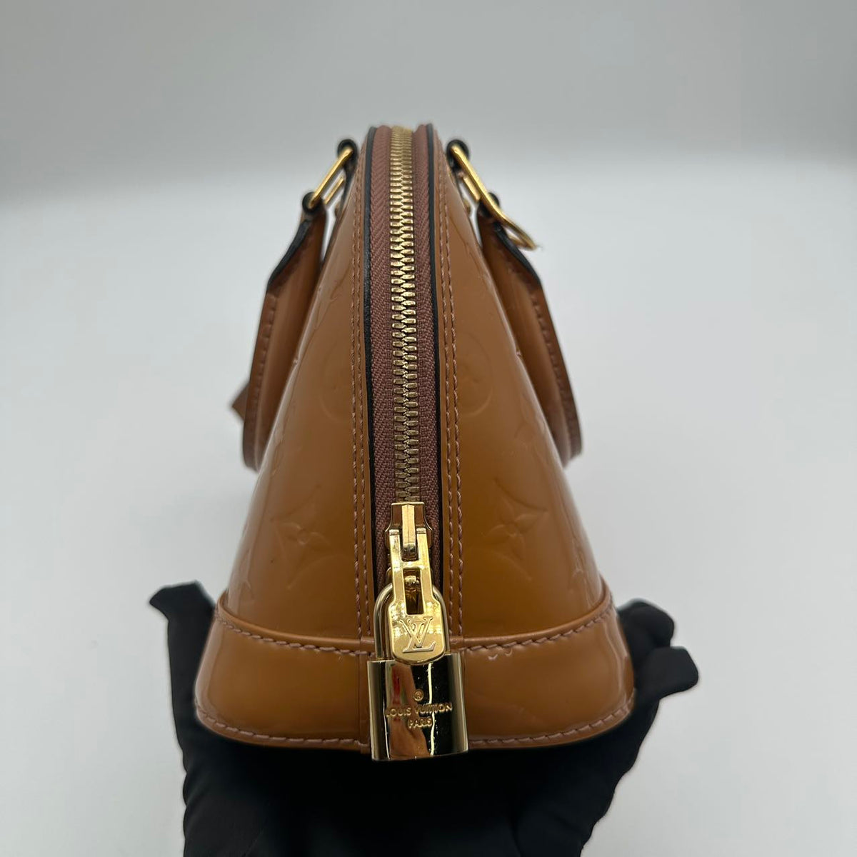 Louis Vuitton Alma BB Vernis - side