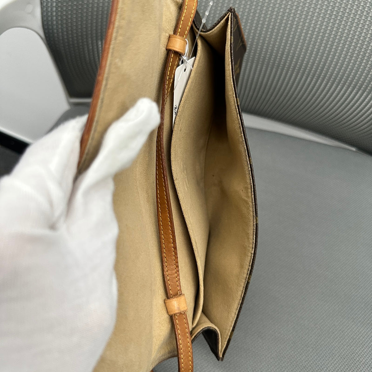 Louis Vuitton Monogram Chain Clutch (LY1499)