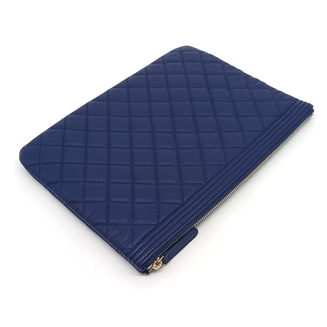 Chanel Caviar Boy Clutch New Medium (10337335)