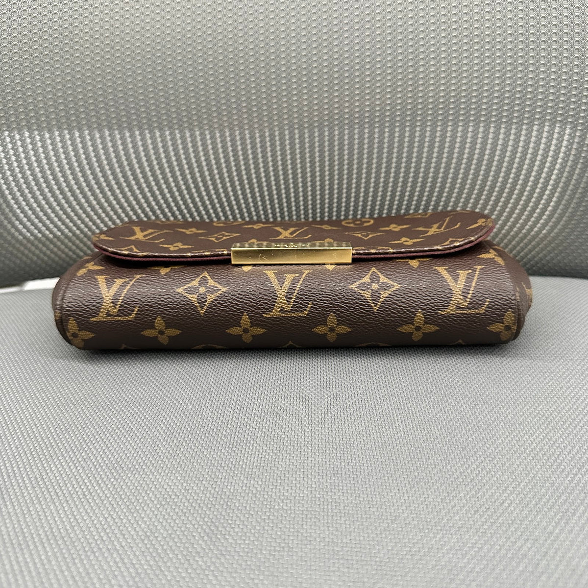 Louis Vuitton Favorite (LY1518)