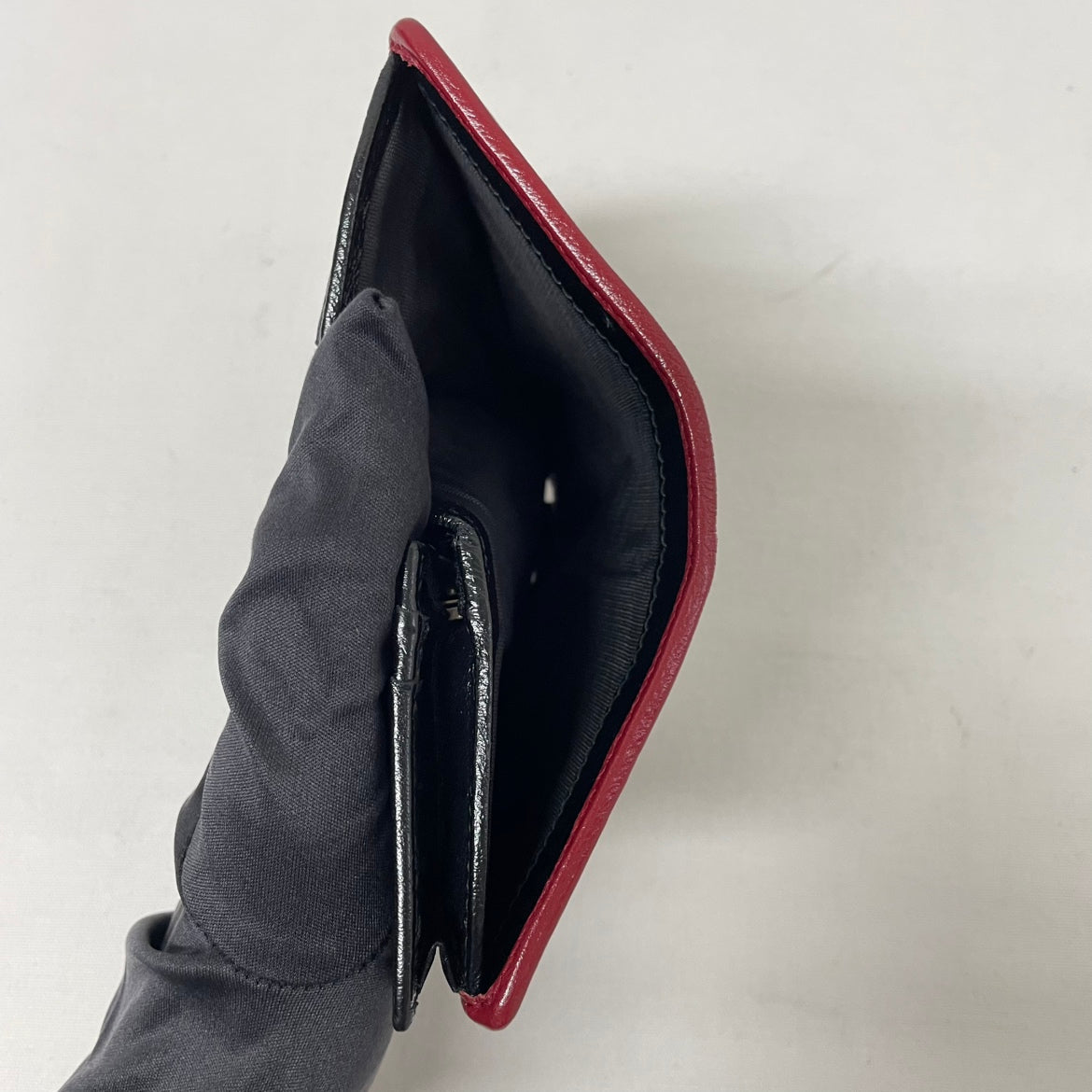 Gucci Black Leather Red Stitch Torchon GG Marmont ONE Bifold Wallet 573811
